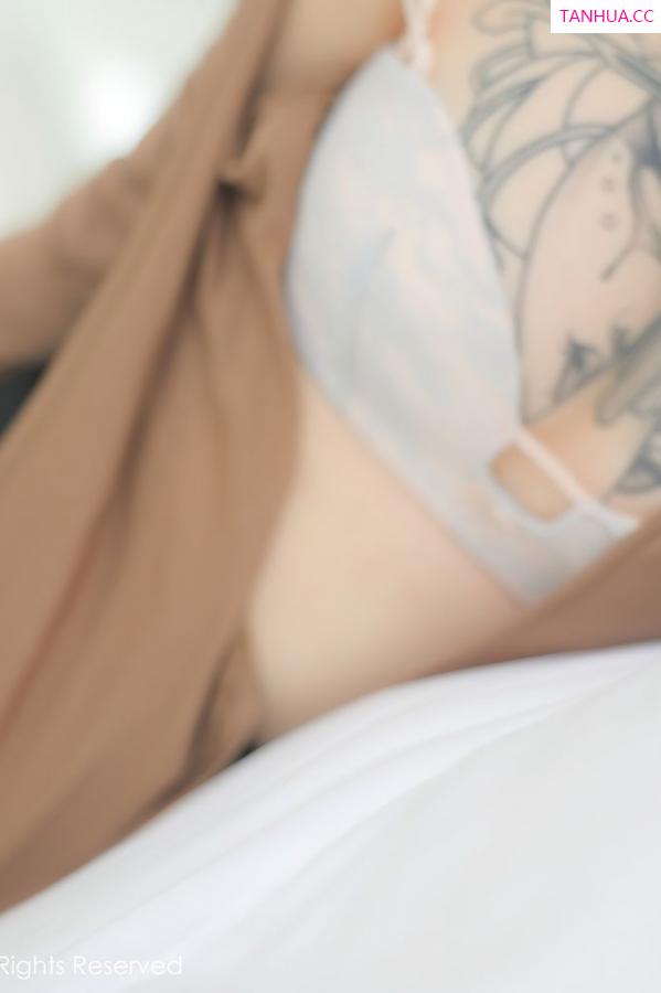 小奶瓶呜呜  [XiuRen]高清写真图 2022.09.14 No.5587 奶瓶第8张图片